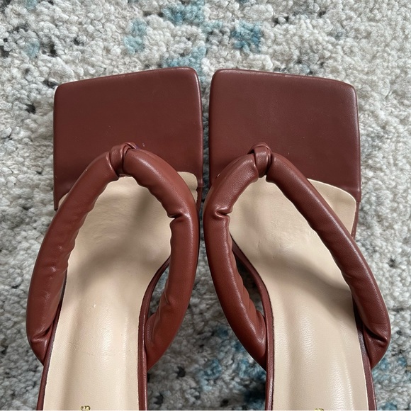 NWOT Pretty Little Thing Sandals - Picture 10 of 11